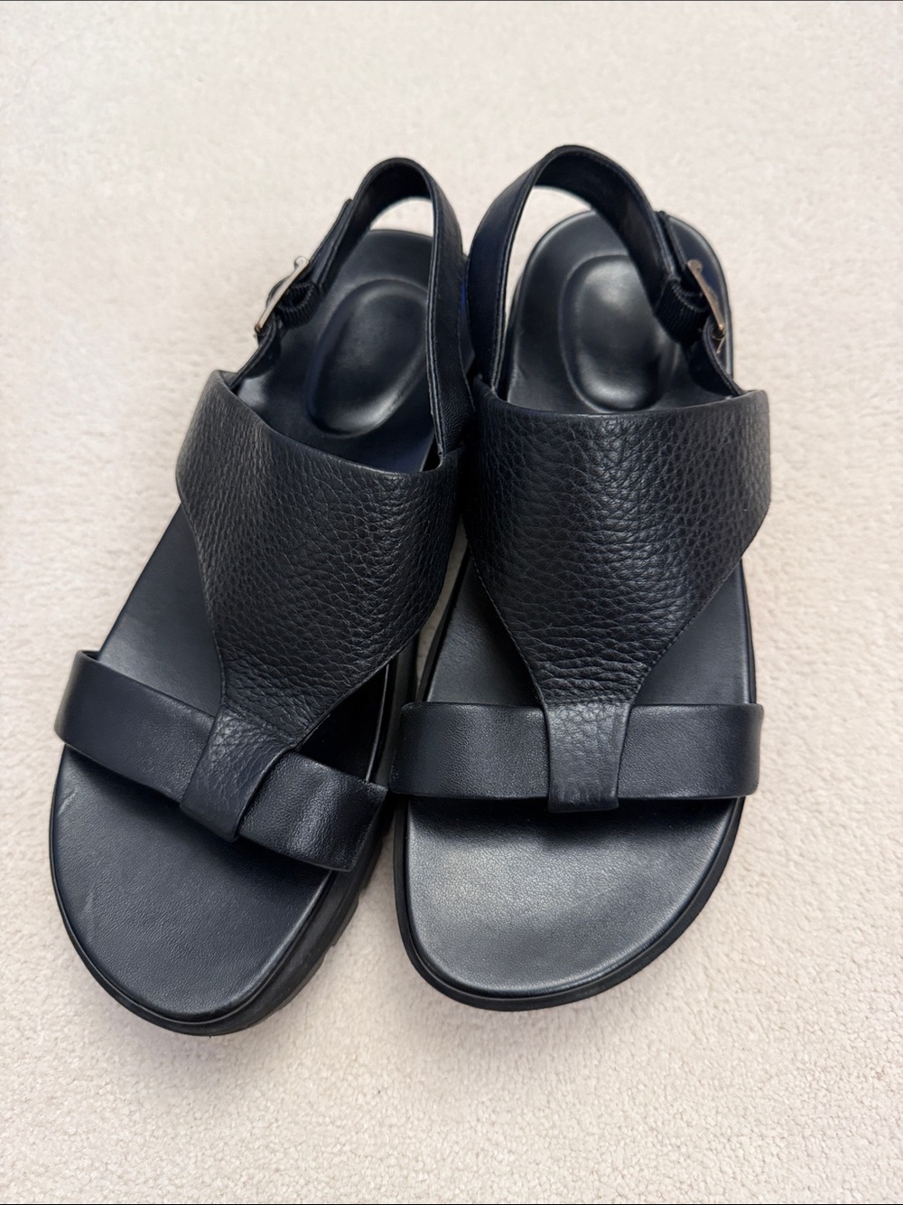 Vionic Alondra Slingback Sandal size 7.5 black leather sandals slight platform